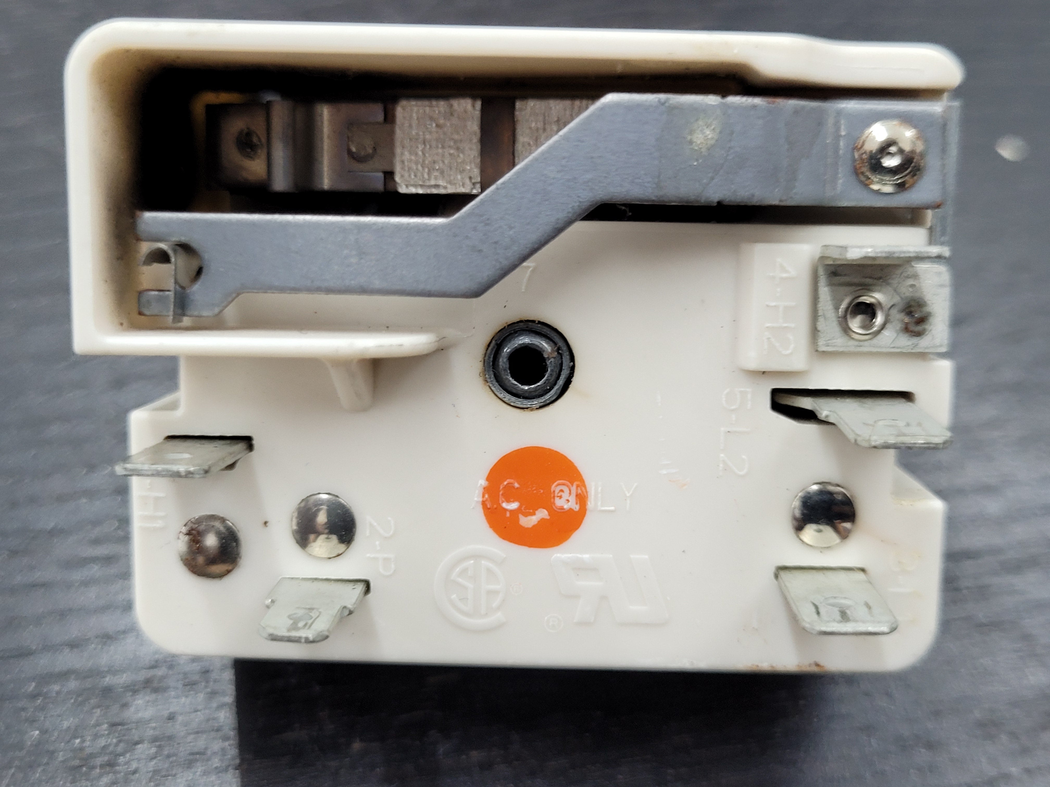 Whirlpool Range Surface Element Control Switch W10600015 (replaces W11162115) Whirlpool Range Surface Element Control Switch W10600015 (replaces W11162115)